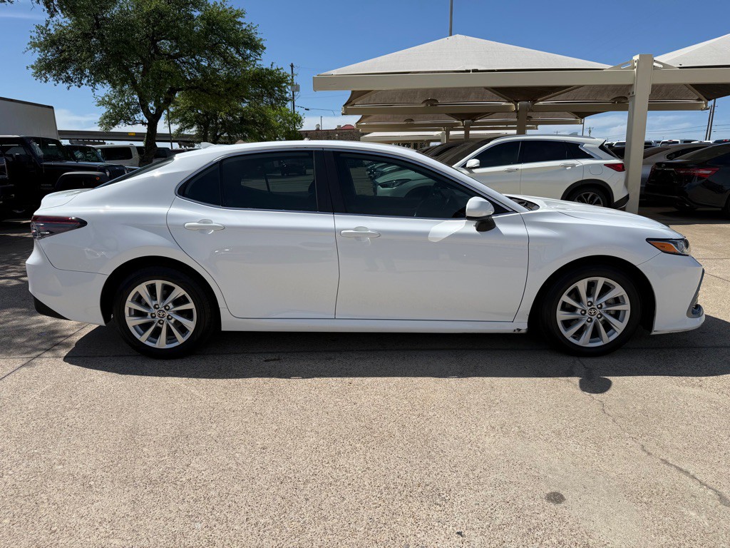 2021 Toyota Camry Image 8