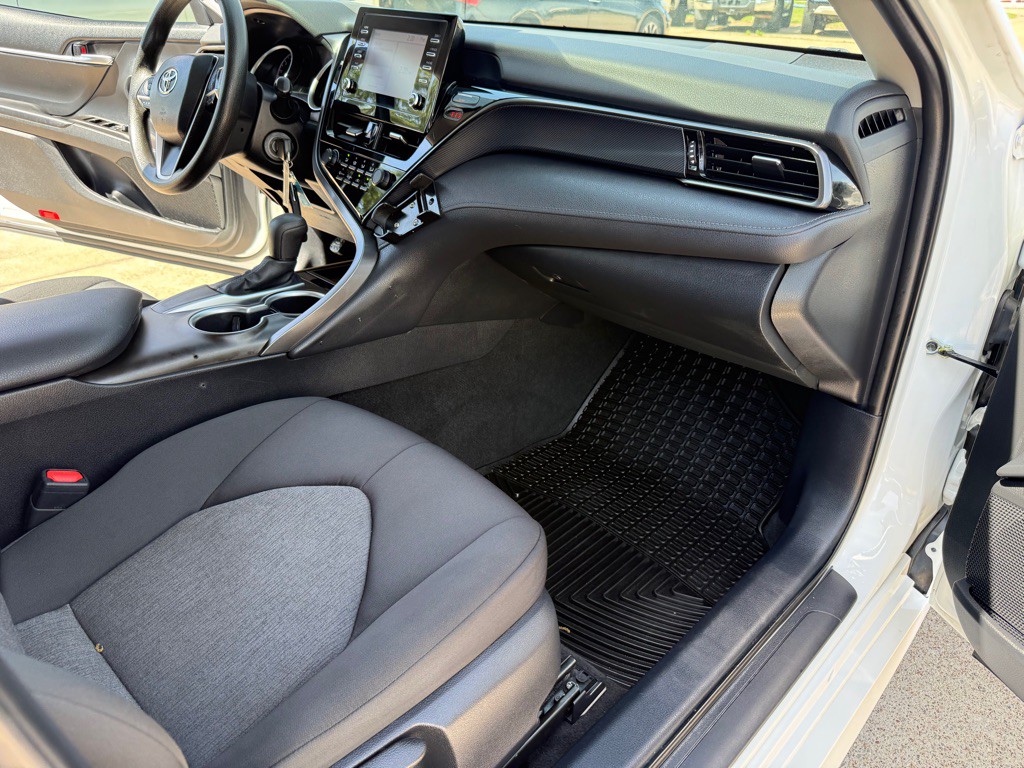 2021 Toyota Camry Image 16