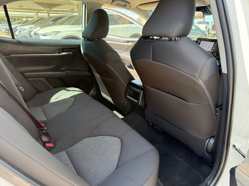 2021 Toyota Camry Image 17