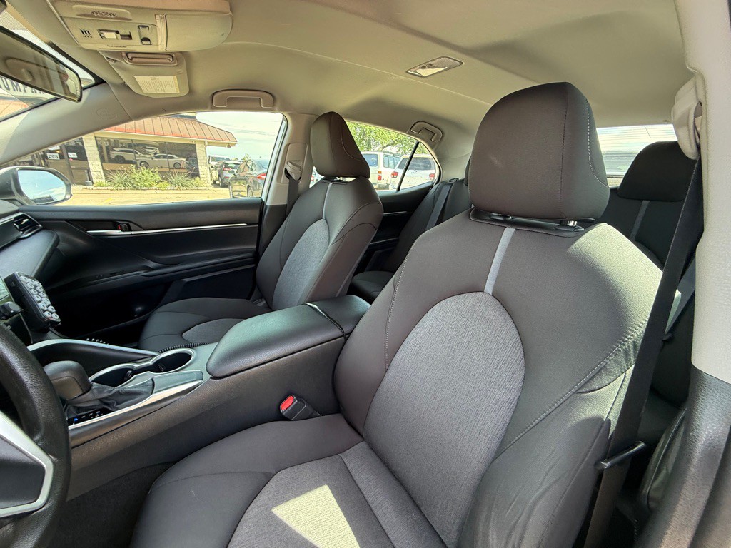 2021 Toyota Camry Image 18
