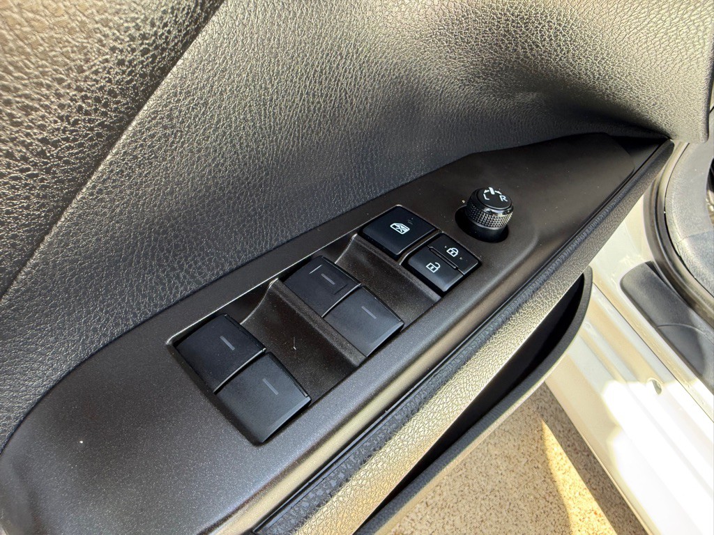 2021 Toyota Camry Image 21