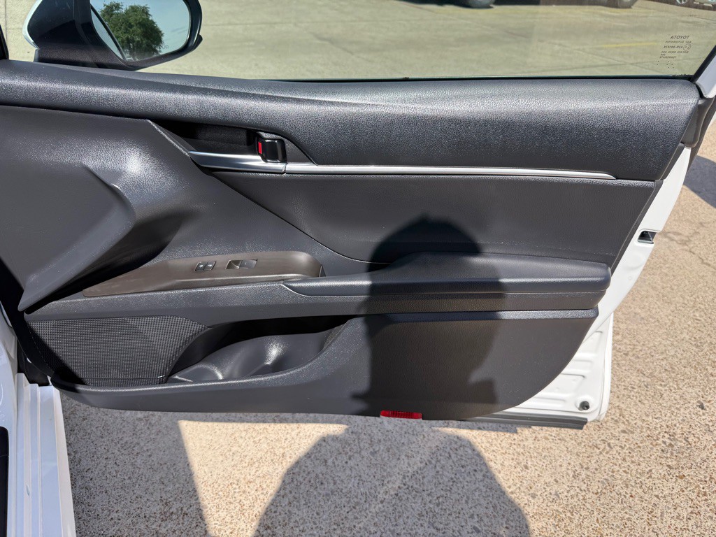 2021 Toyota Camry Image 22