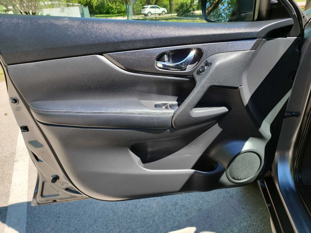 2018 Nissan Rogue Image 10