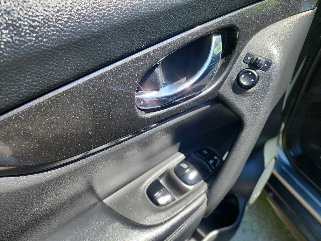 2018 Nissan Rogue Image 11