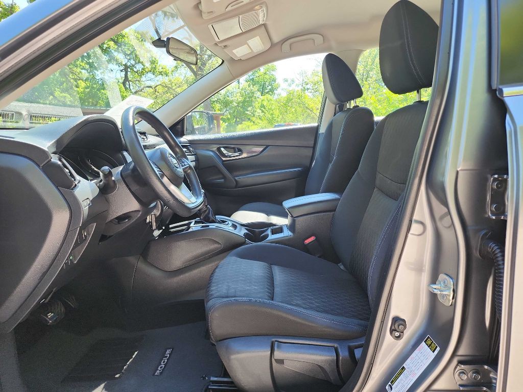 2018 Nissan Rogue Image 12