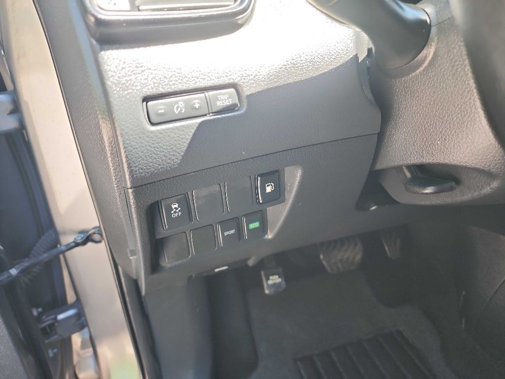 2018 Nissan Rogue Image 13