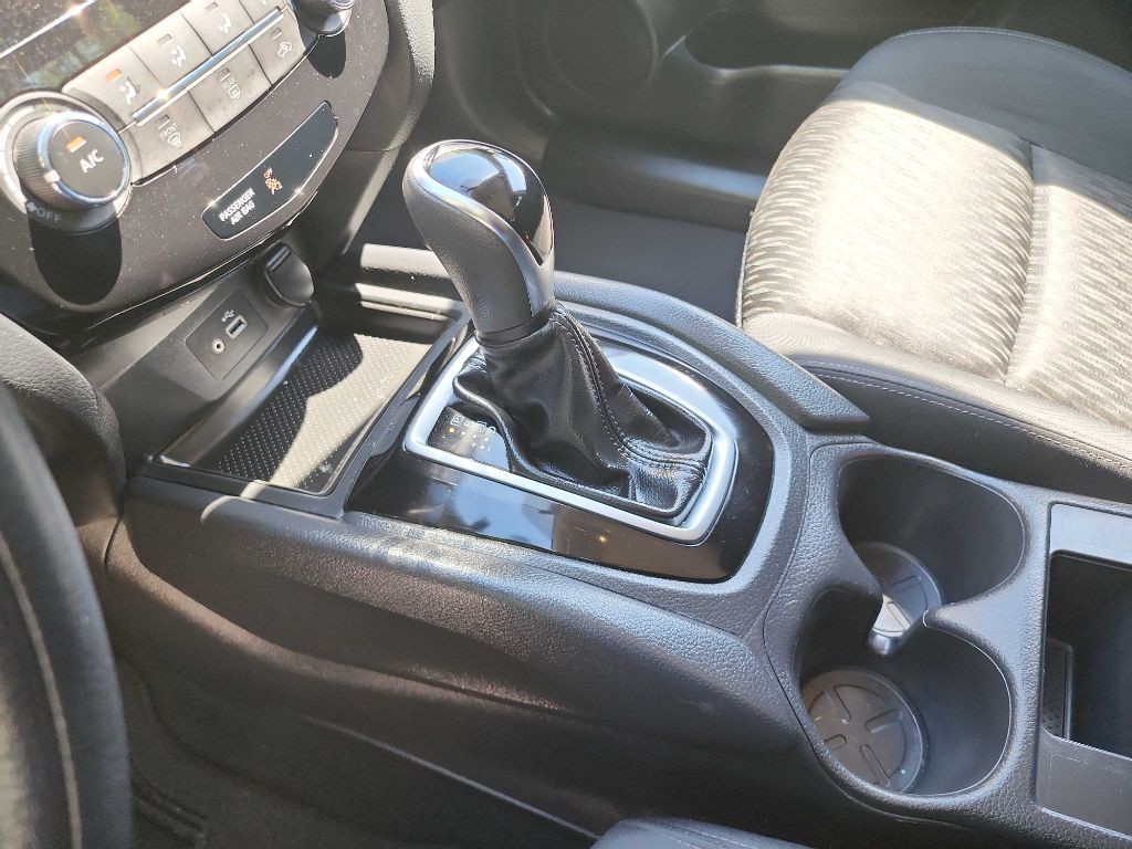 2018 Nissan Rogue Image 22