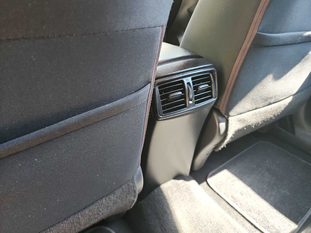 2018 Nissan Rogue Image 25