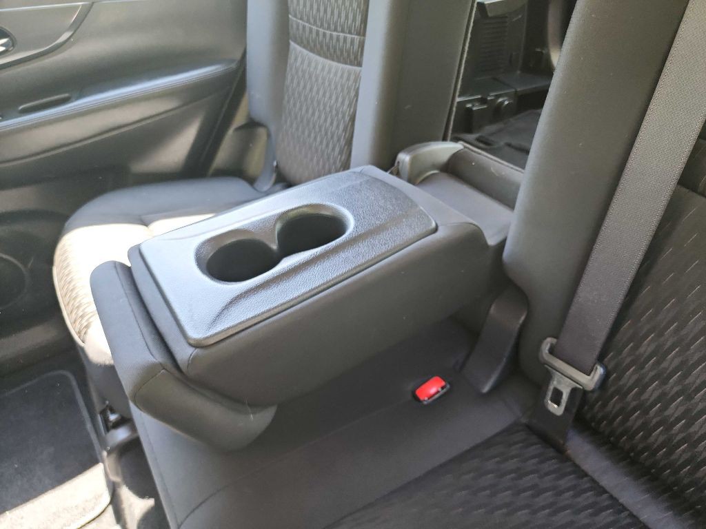 2018 Nissan Rogue Image 27