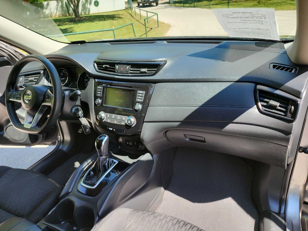 2018 Nissan Rogue Image 34