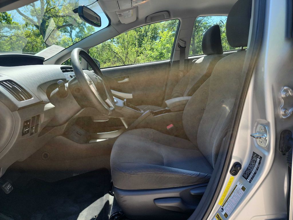 2011 Toyota Prius Image 14