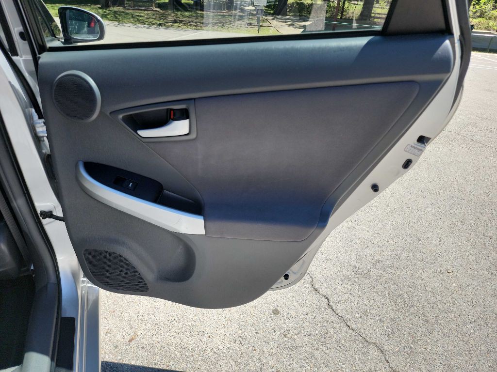 2011 Toyota Prius Image 28