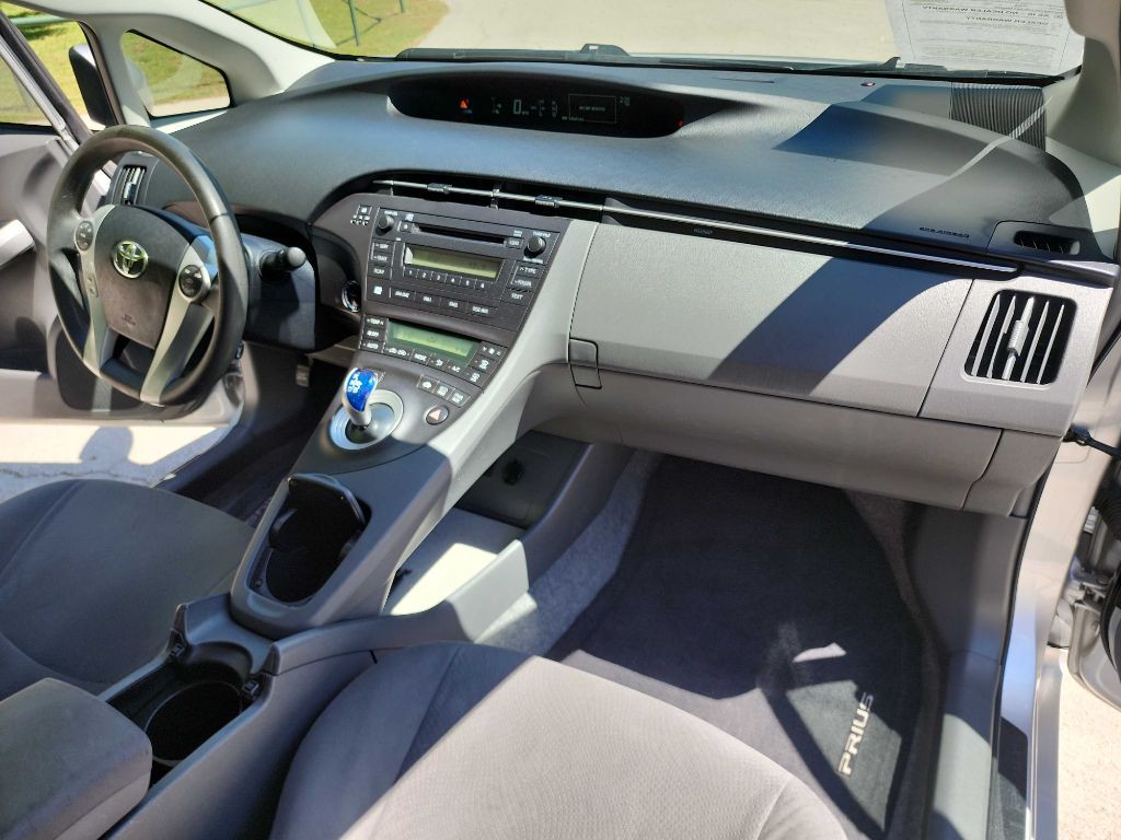 2011 Toyota Prius Image 31