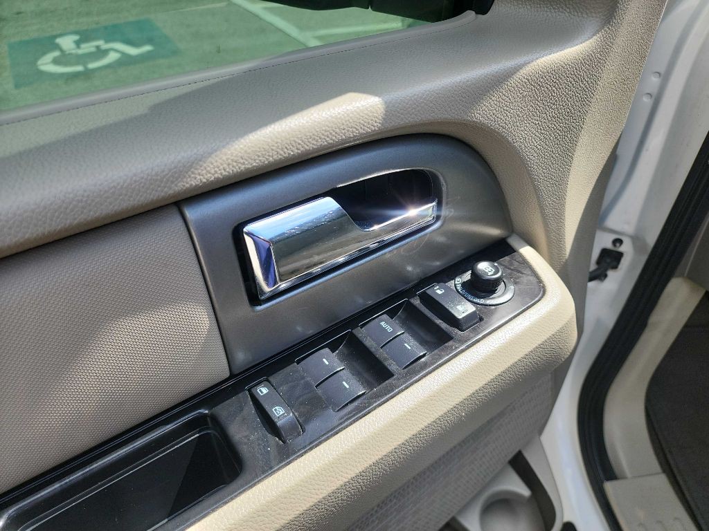 2013 Ford Expedition Image 16