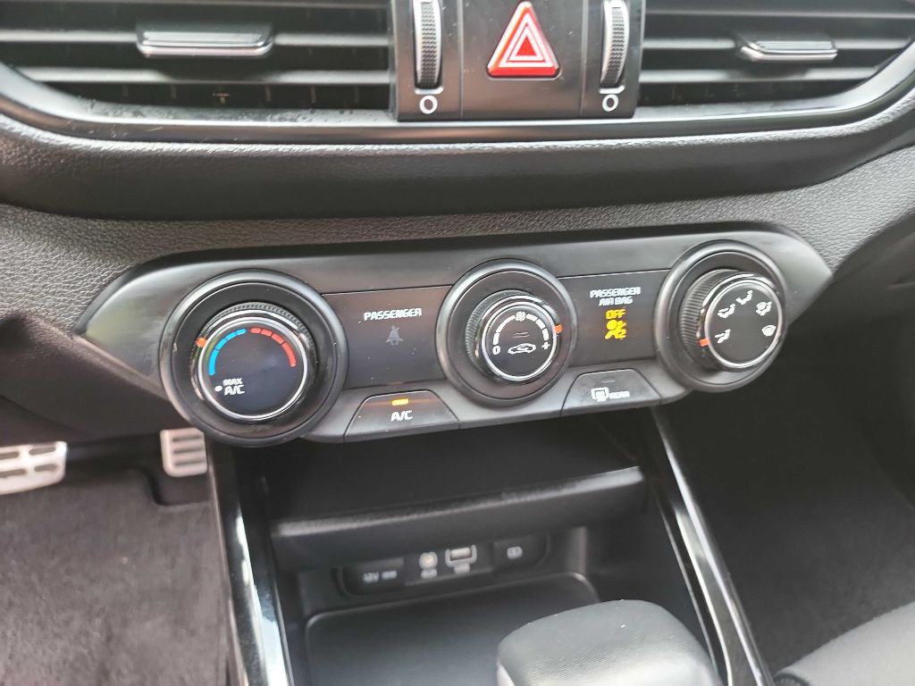 2021 Kia Forte Image 20