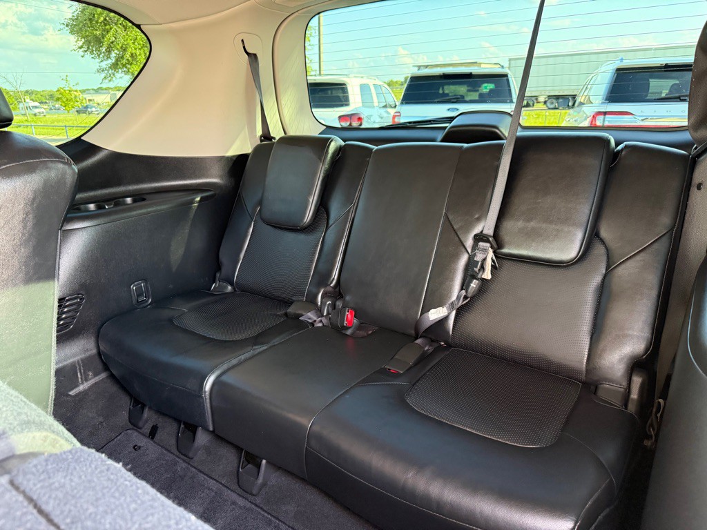 2017 Nissan Armada Image 15