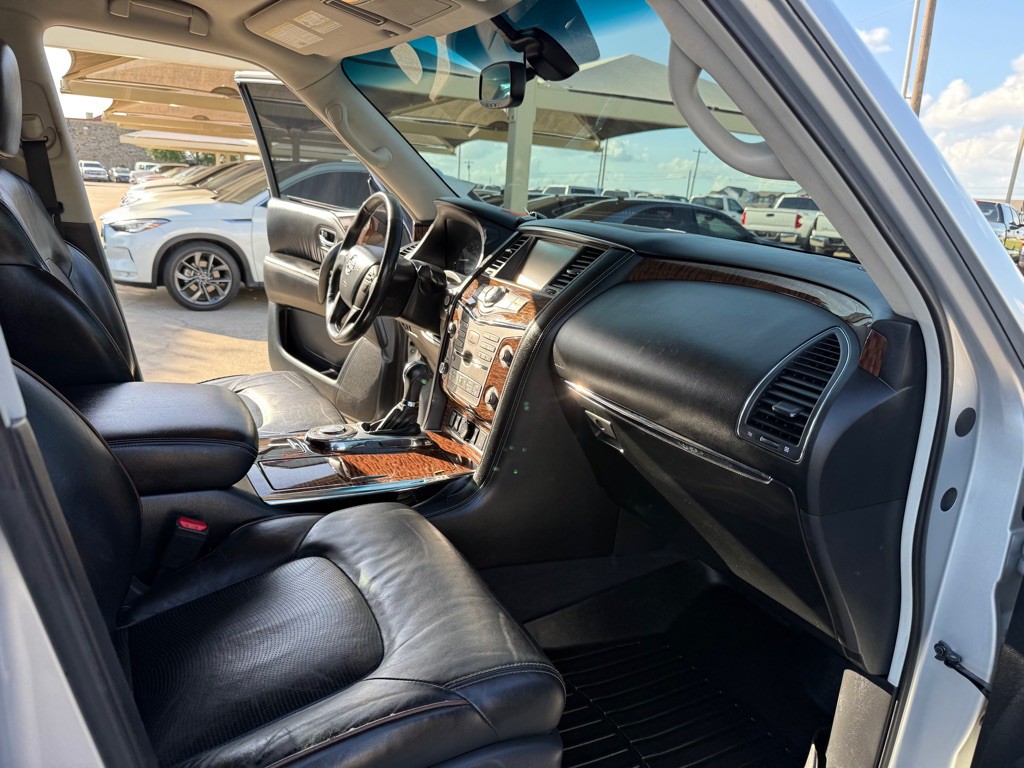 2017 Nissan Armada Image 16