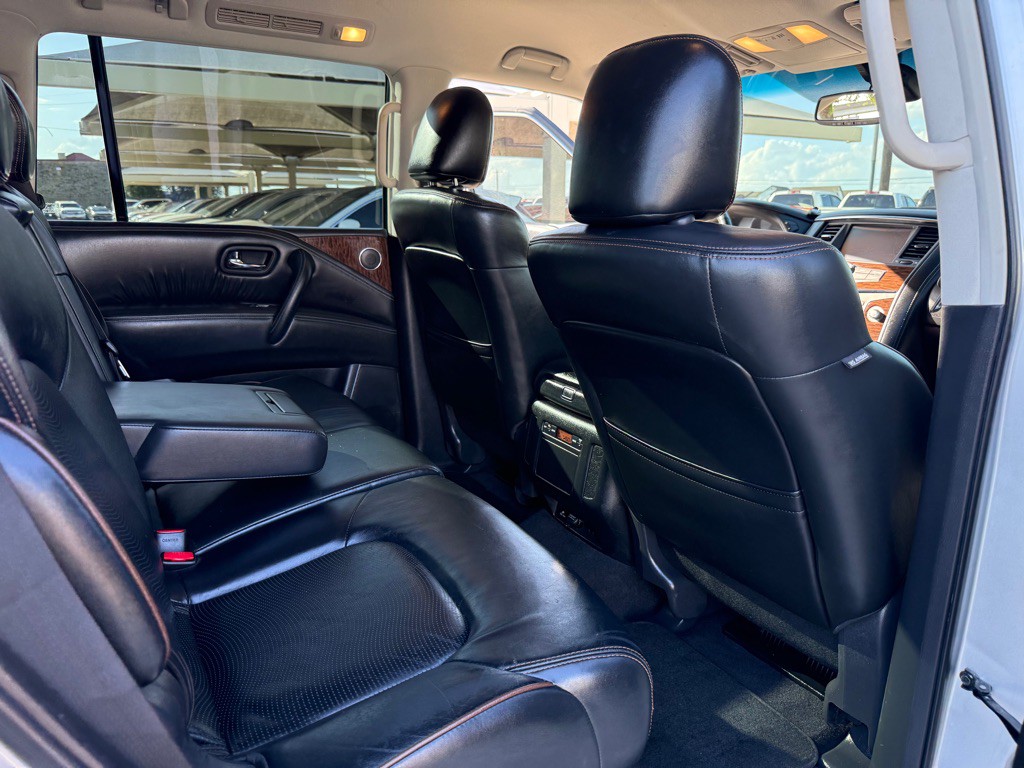 2017 Nissan Armada Image 17