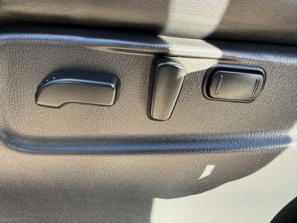 2017 Nissan Armada Image 20