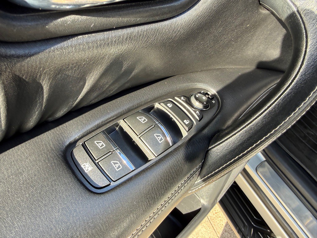 2017 Nissan Armada Image 22