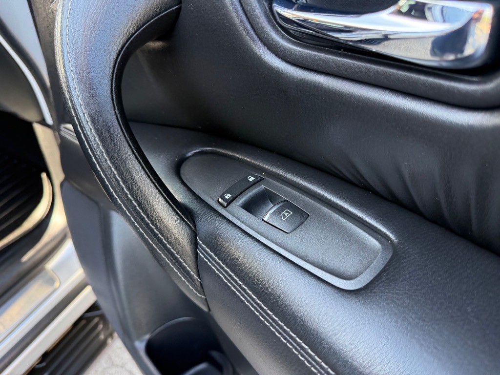 2017 Nissan Armada Image 28