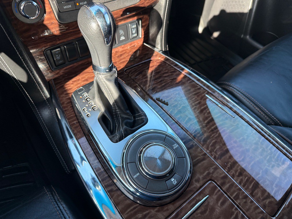 2017 Nissan Armada Image 33