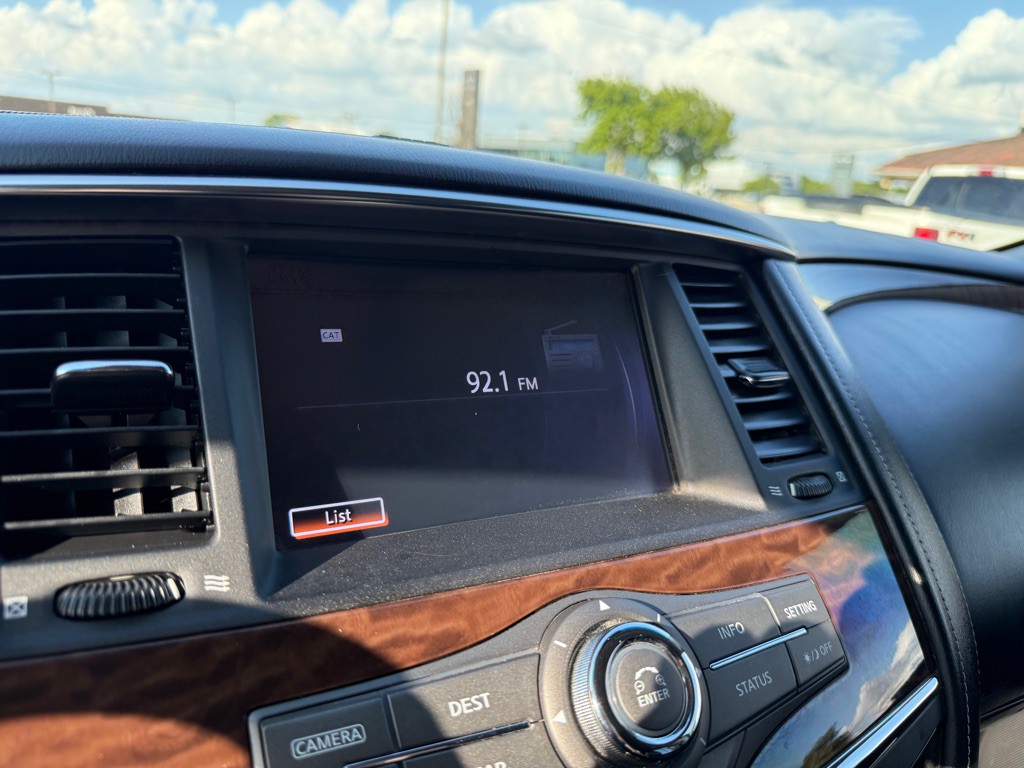 2017 Nissan Armada Image 38