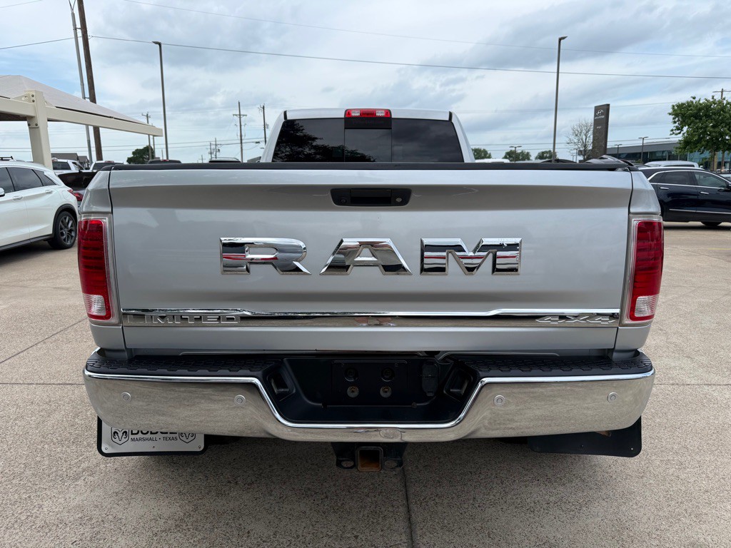 2016 RAM 3500 Image 6