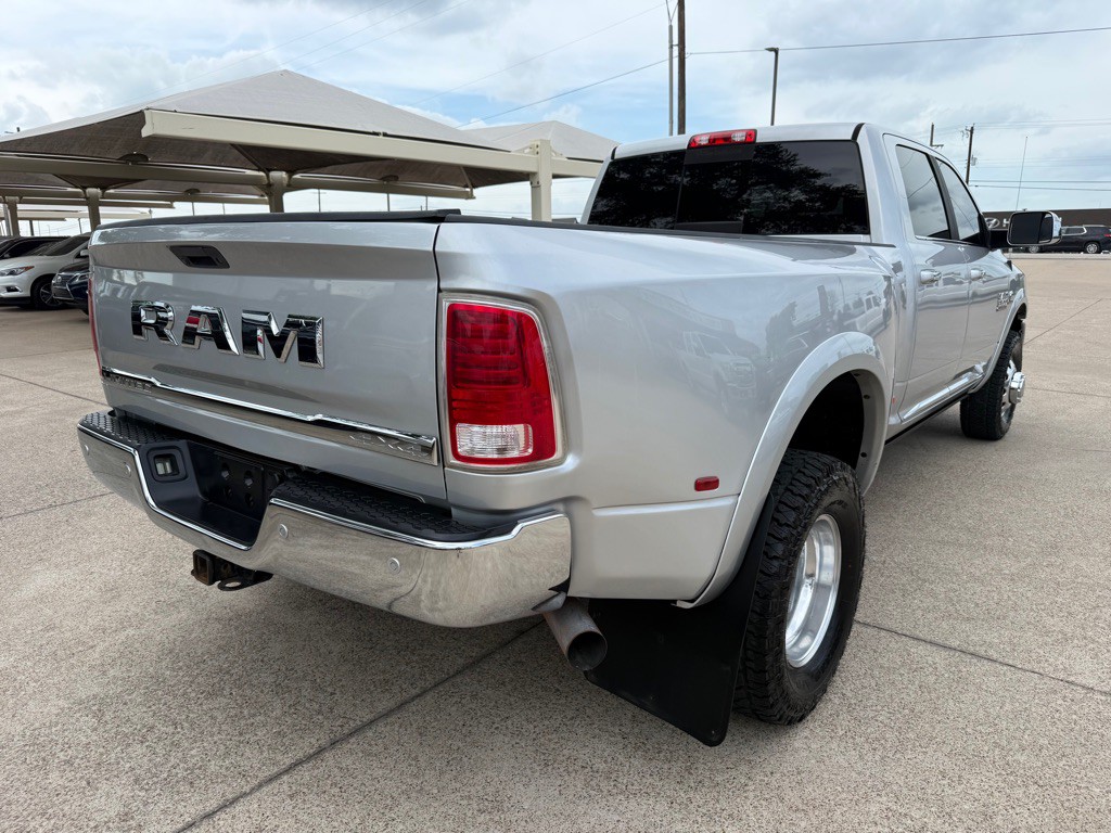 2016 RAM 3500 Image 7