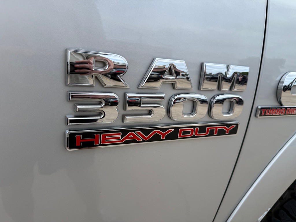 2016 RAM 3500 Image 12