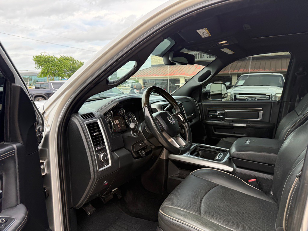 2016 RAM 3500 Image 16