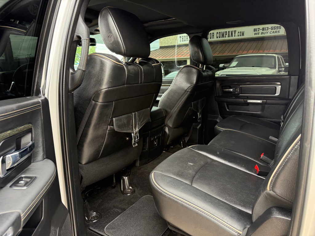 2016 RAM 3500 Image 17