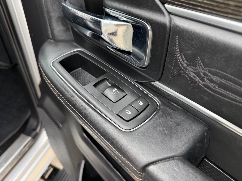 2016 RAM 3500 Image 29
