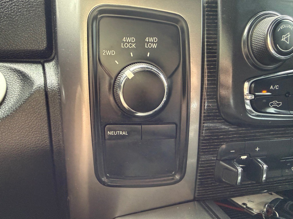 2016 RAM 3500 Image 34