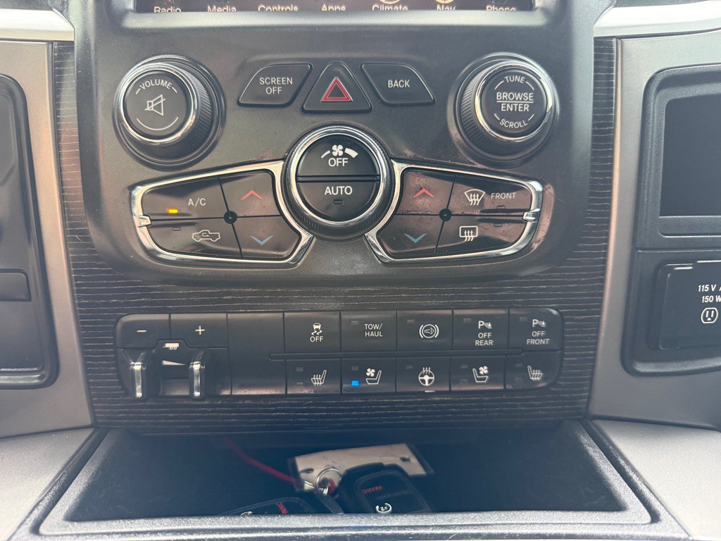 2016 RAM 3500 Image 36