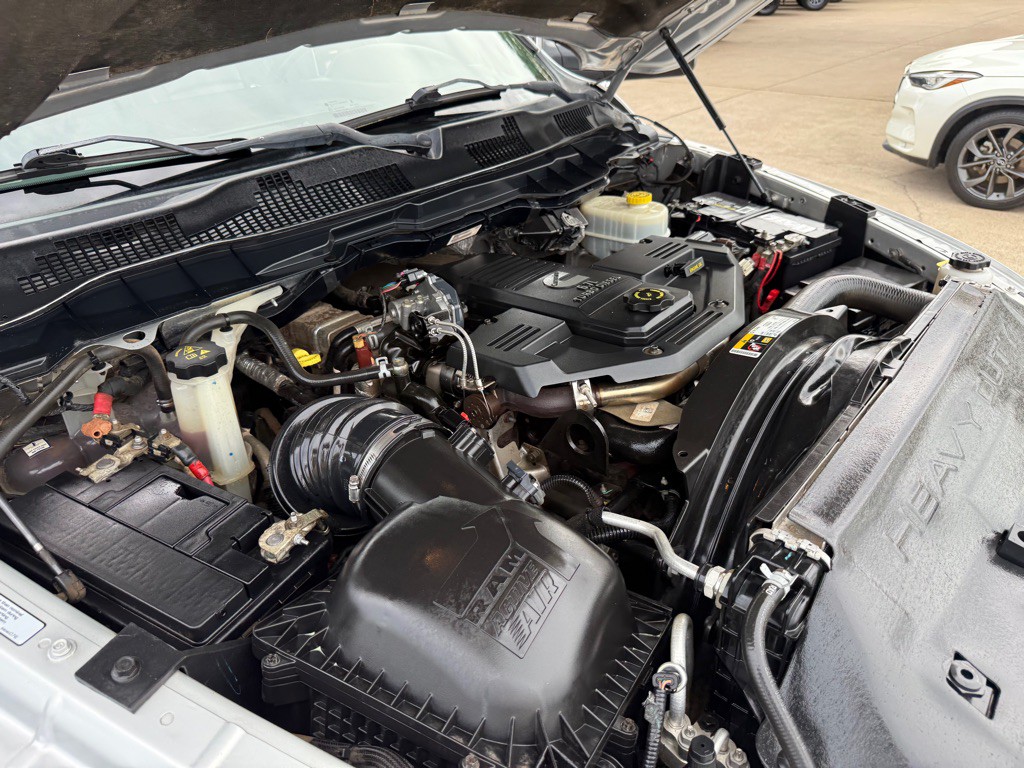 2016 RAM 3500 Image 40