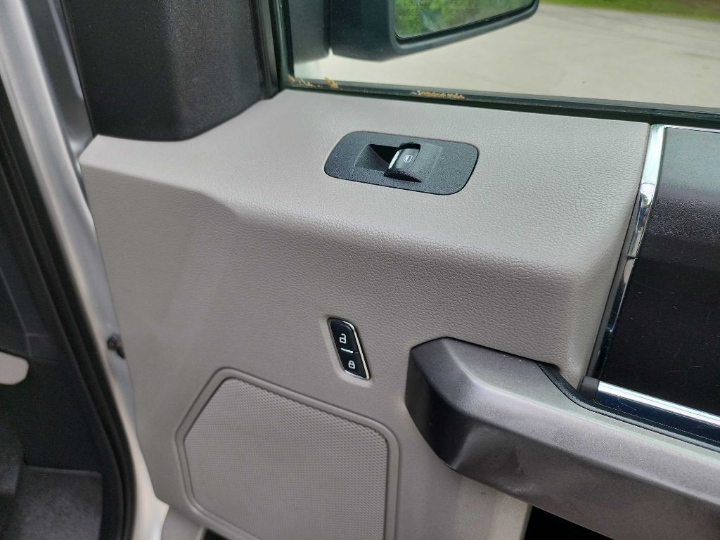 2015 Ford F-150 Image 30