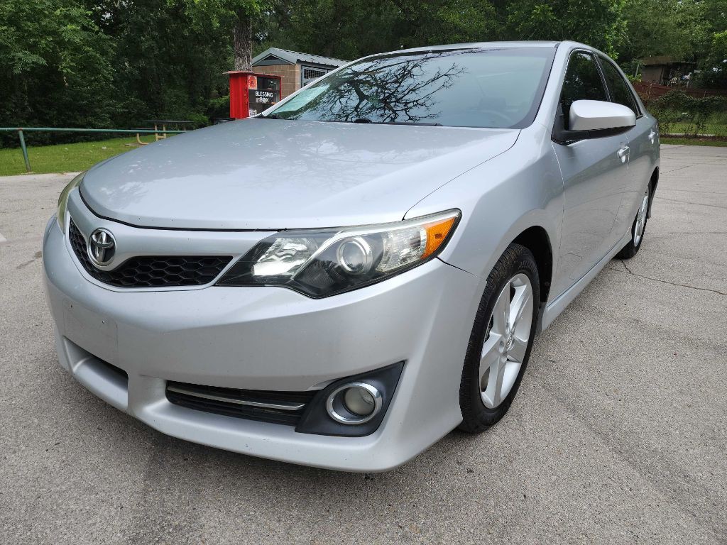 2014 Toyota Camry Image 3