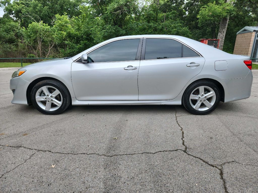 2014 Toyota Camry Image 5
