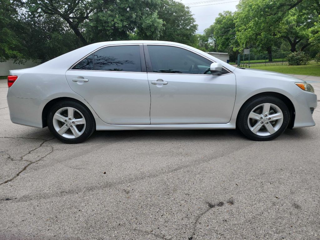 2014 Toyota Camry Image 8