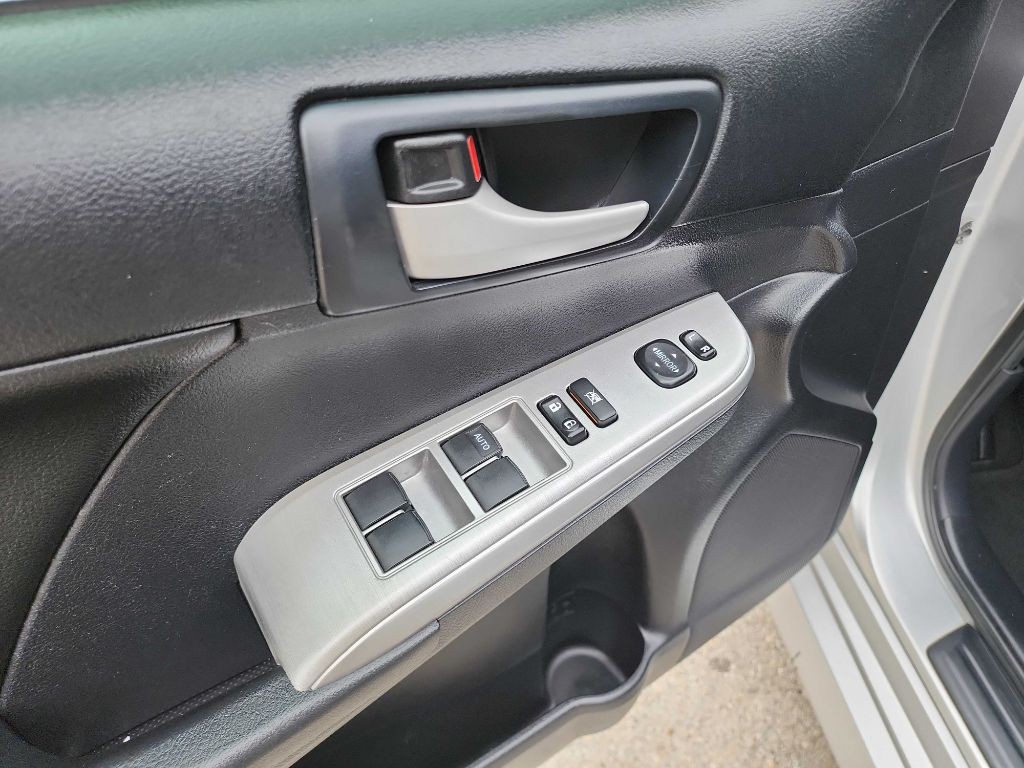 2014 Toyota Camry Image 13