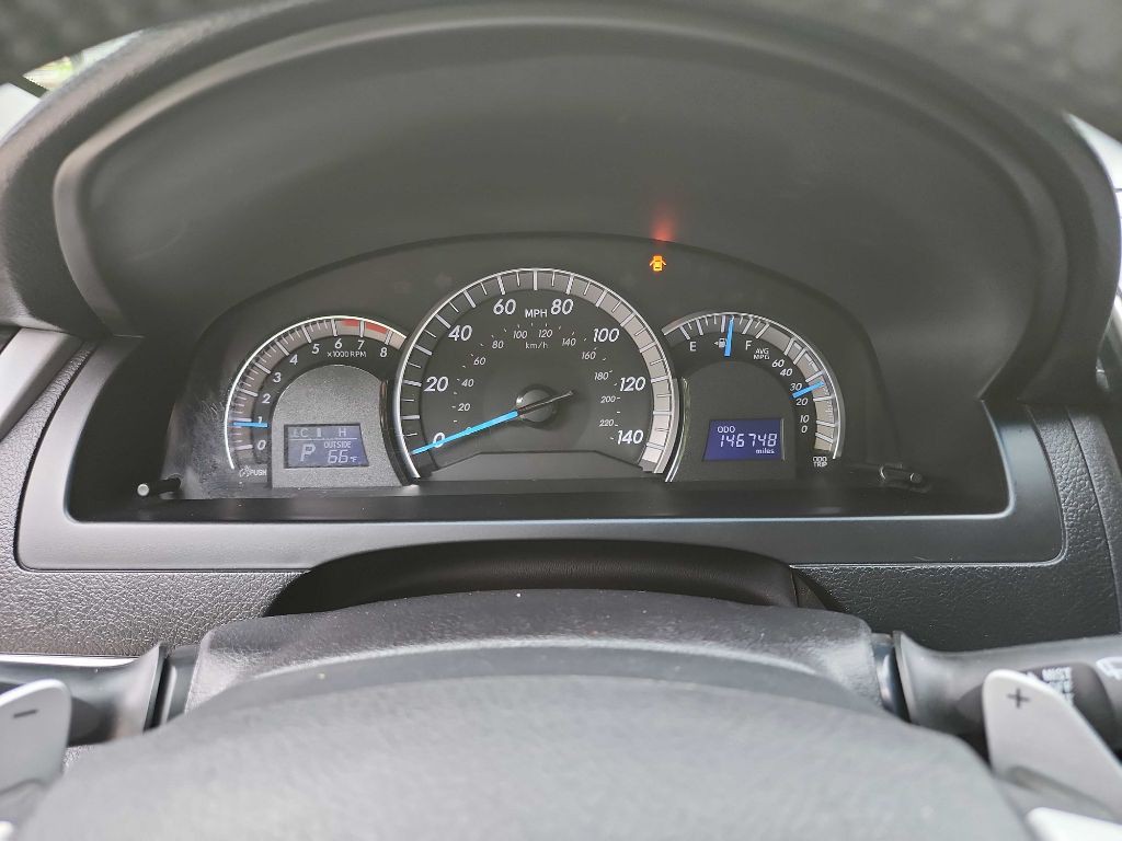 2014 Toyota Camry Image 14