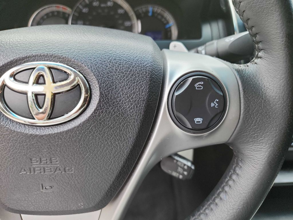 2014 Toyota Camry Image 15