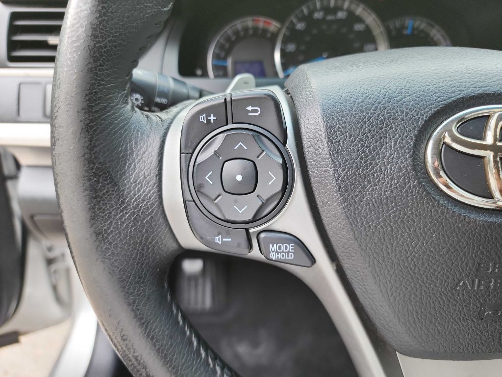 2014 Toyota Camry Image 17