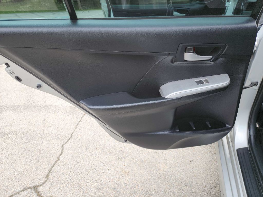 2014 Toyota Camry Image 21