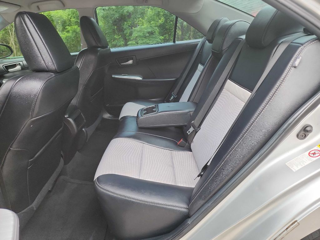2014 Toyota Camry Image 23