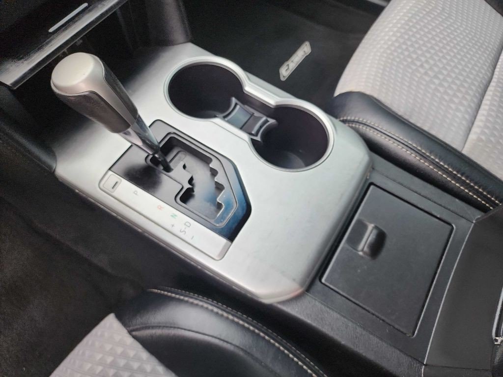2014 Toyota Camry Image 24