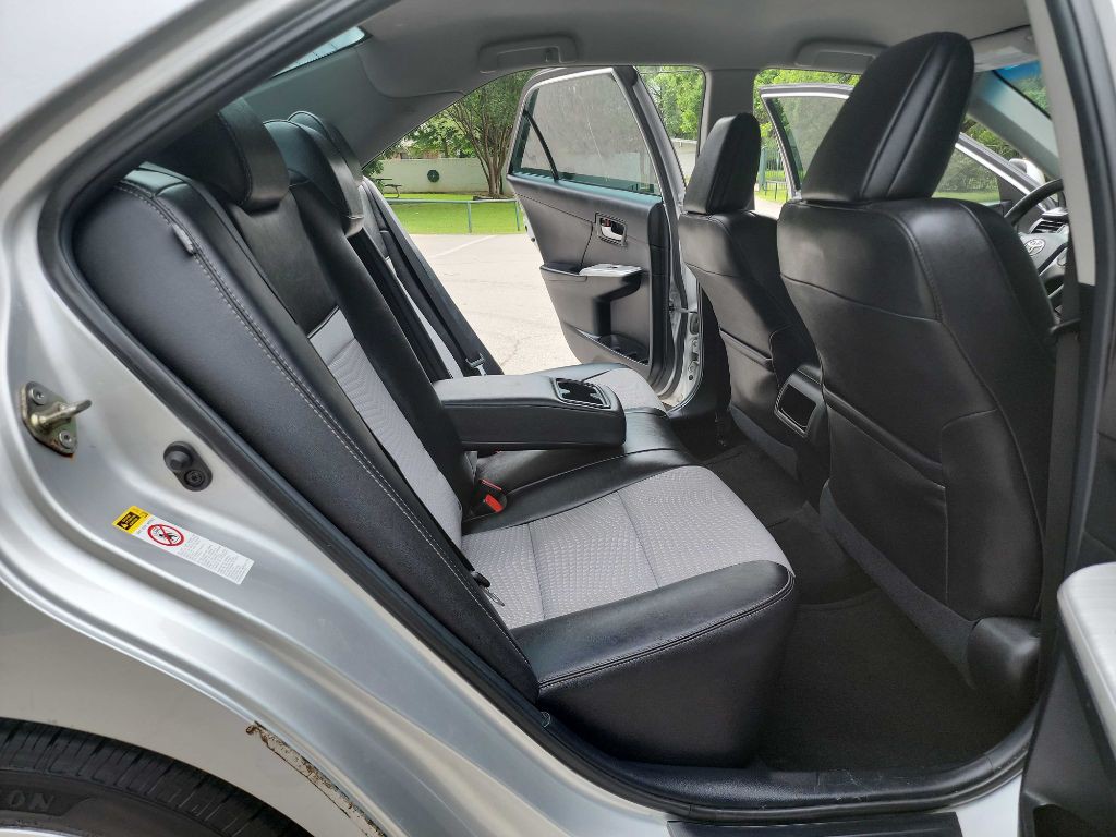 2014 Toyota Camry Image 25