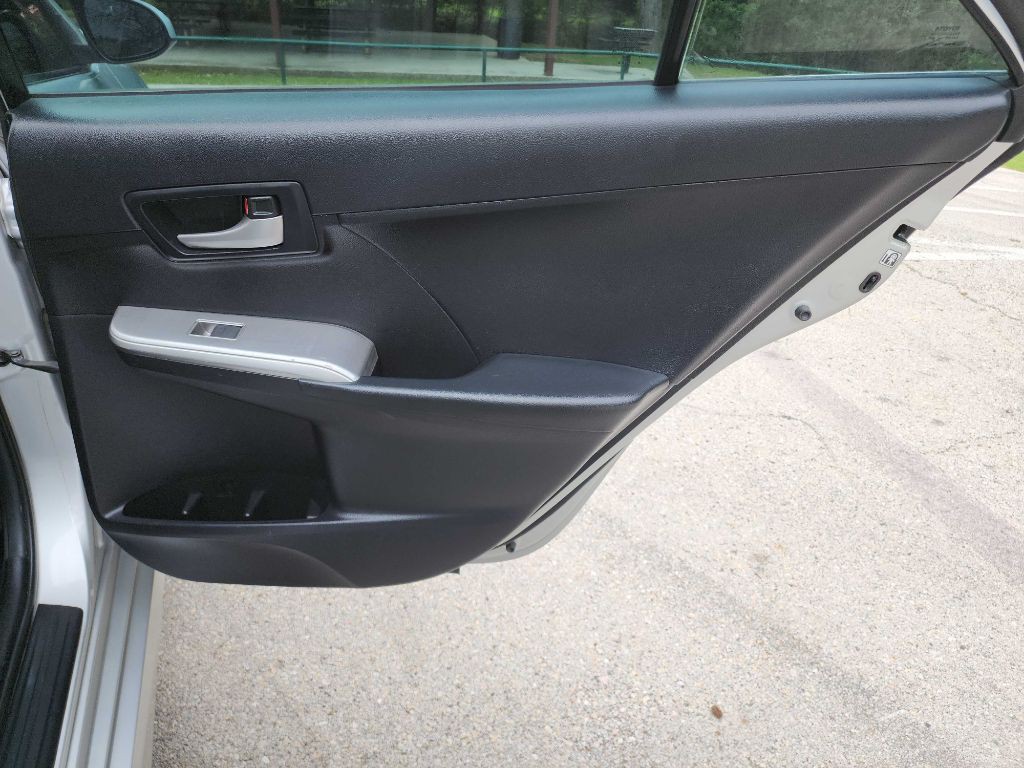 2014 Toyota Camry Image 26