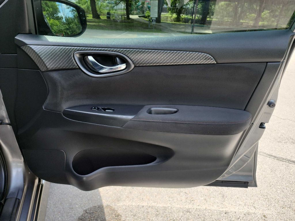 2017 Nissan Sentra Image 32